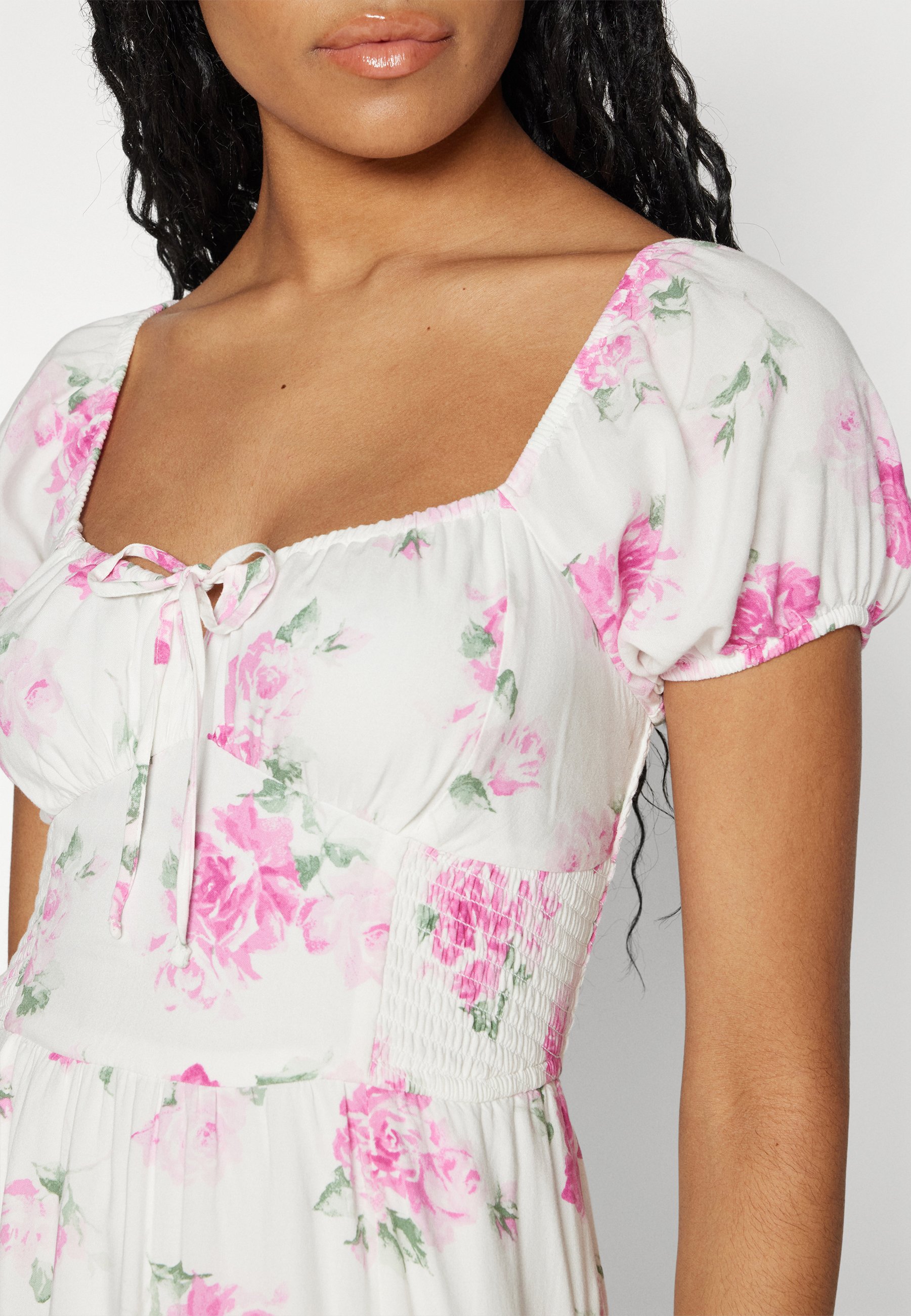 Hollister blumen kleid Clearance